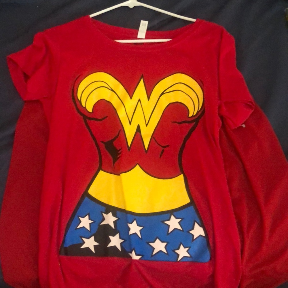COPY - Wonder Woman Tshirt with Cape
